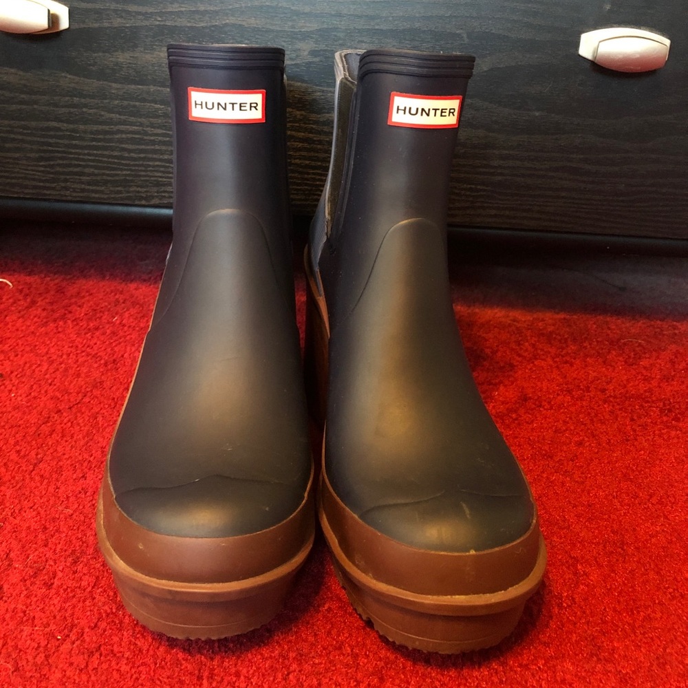 Hunter platform heeled ankle rain boot size 8